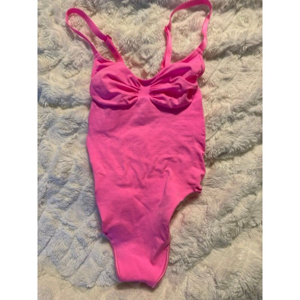 Skims pink seamless sculpting thong bodysuit - Picture 2 of 6